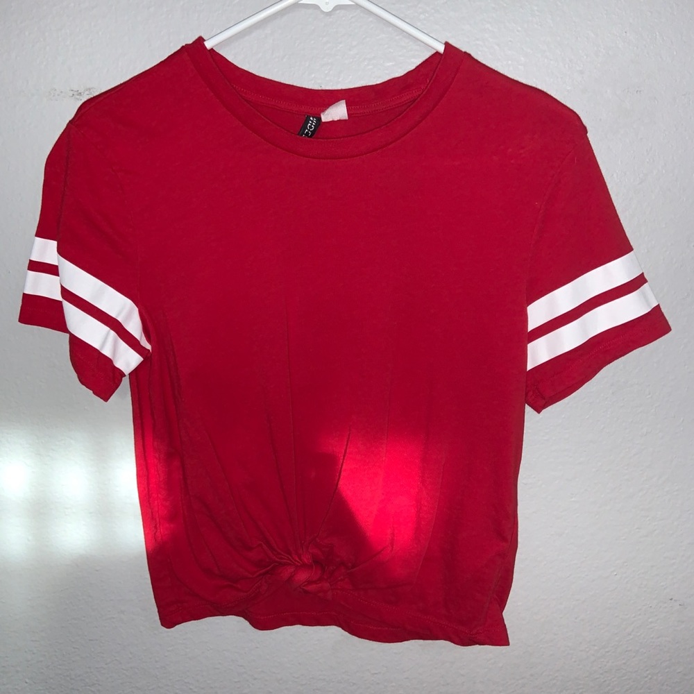 Red cropped tie up t-shirt.